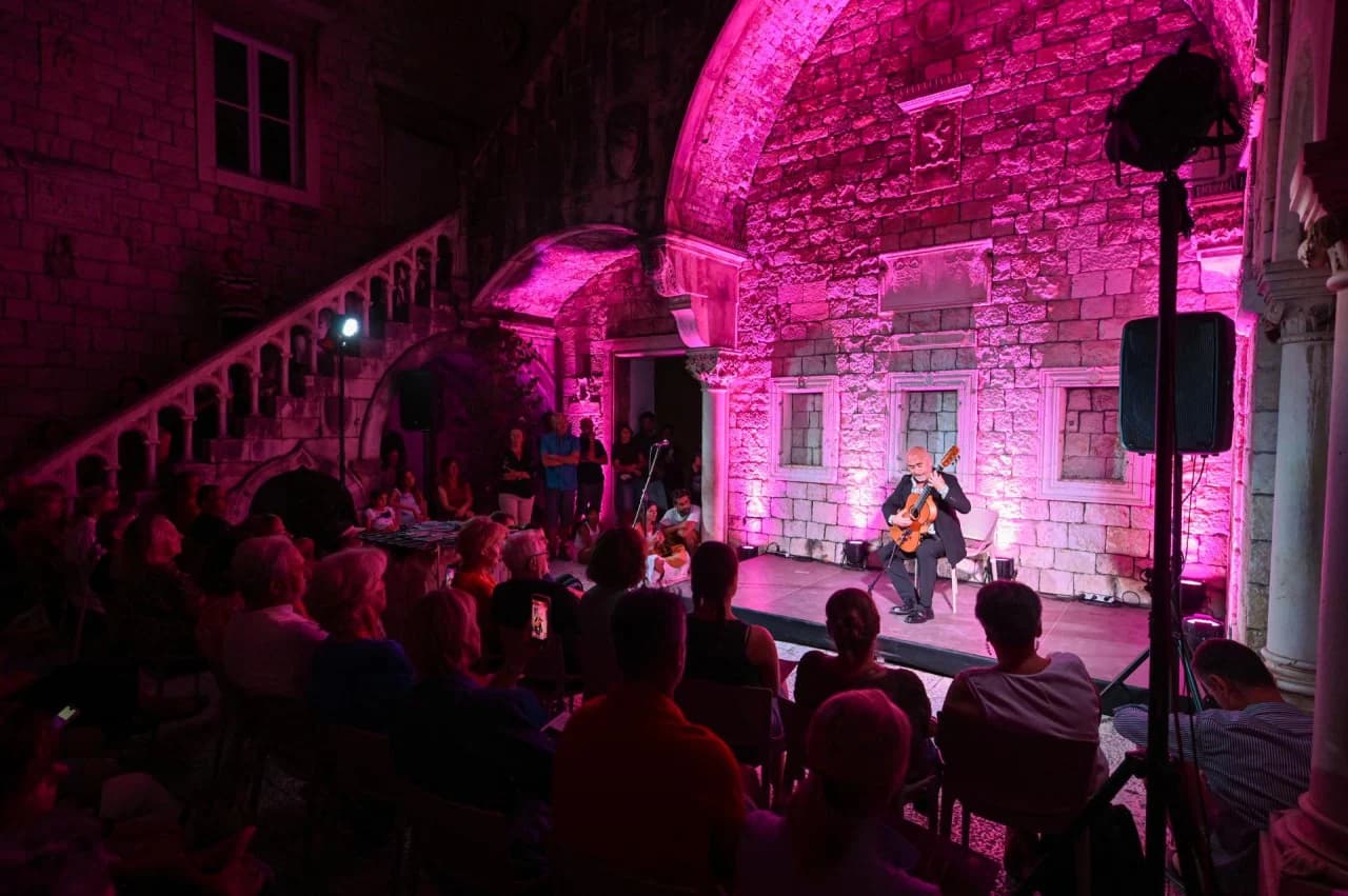 Festival Majstori gitare donio čaroliju glazbe u Trogir